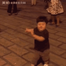 Fat chinese baby dancing
