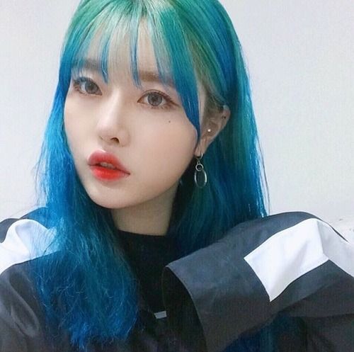 hair Korean girl with blue