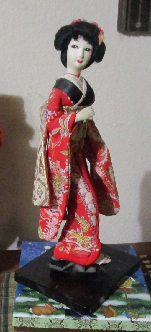 figurines Asian r w
