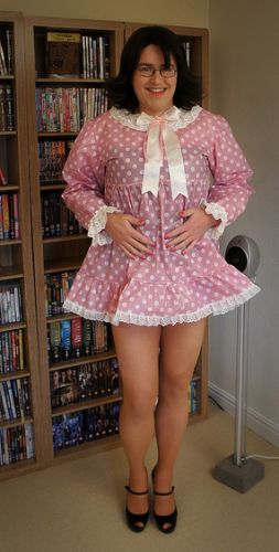 maid Curvy sissy asian