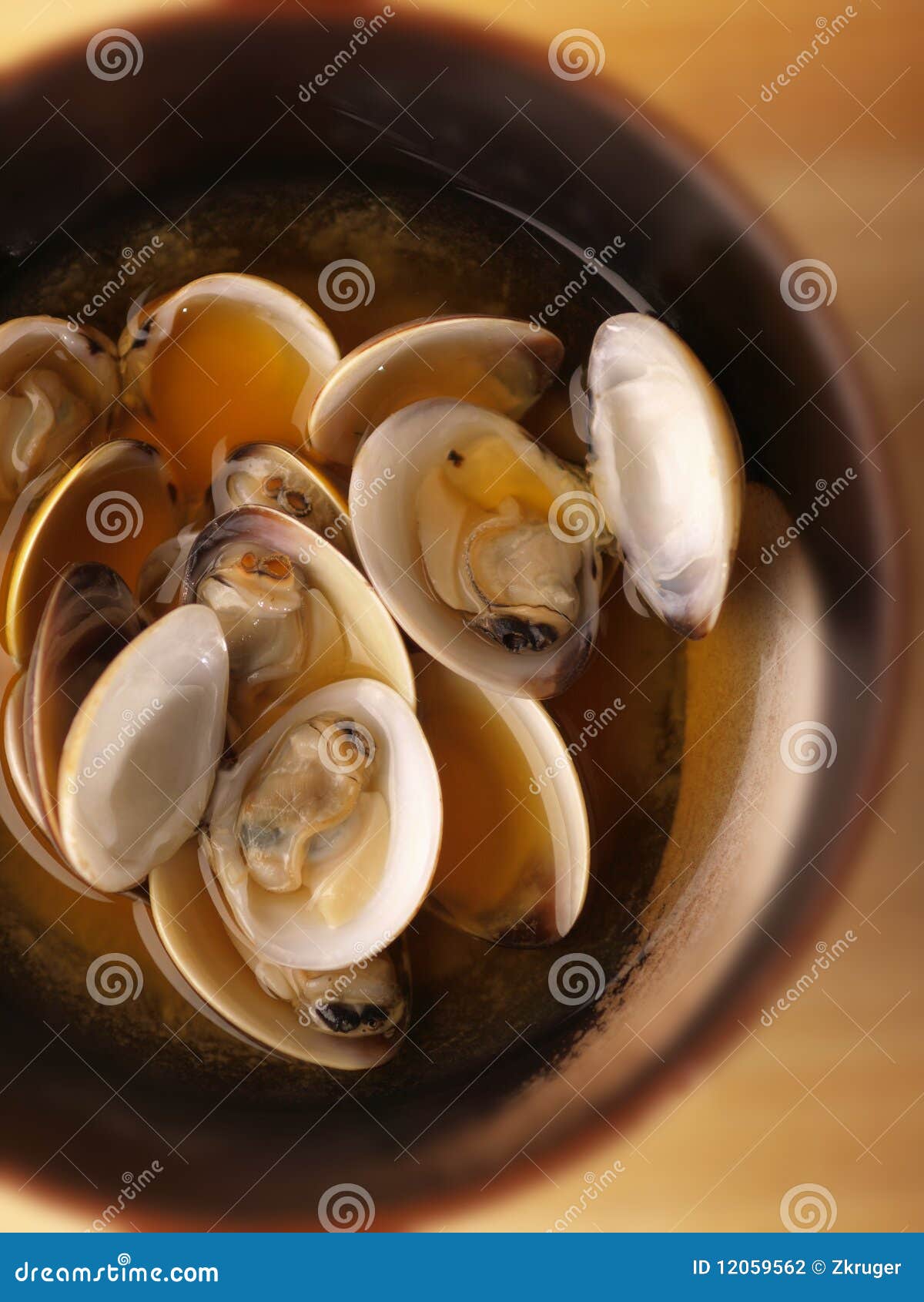 What do asian clams eat